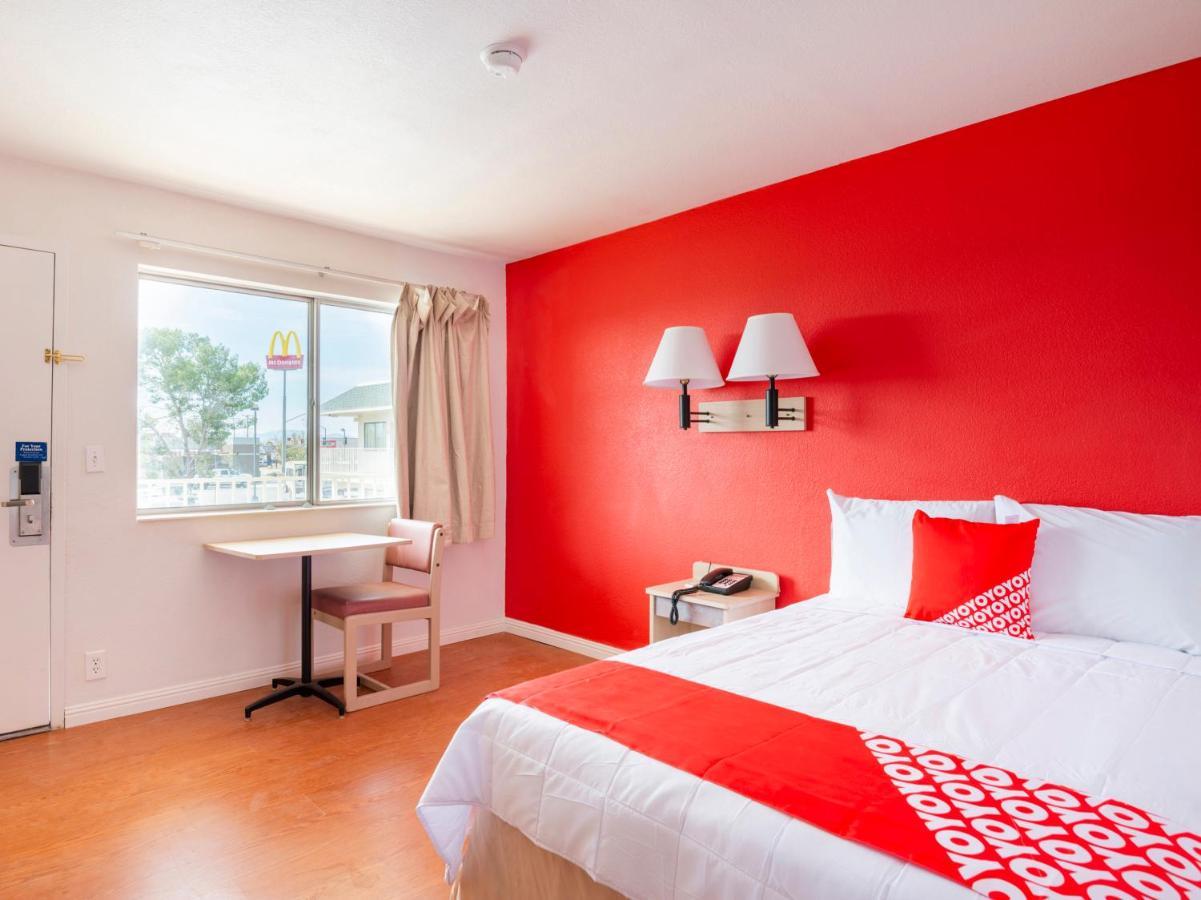 Oyo Hotel Уилкокс Екстериор снимка