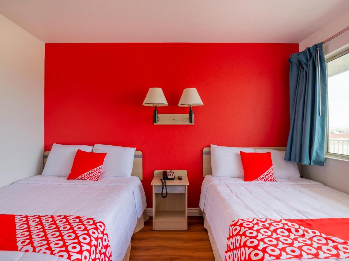 Oyo Hotel Уилкокс Екстериор снимка
