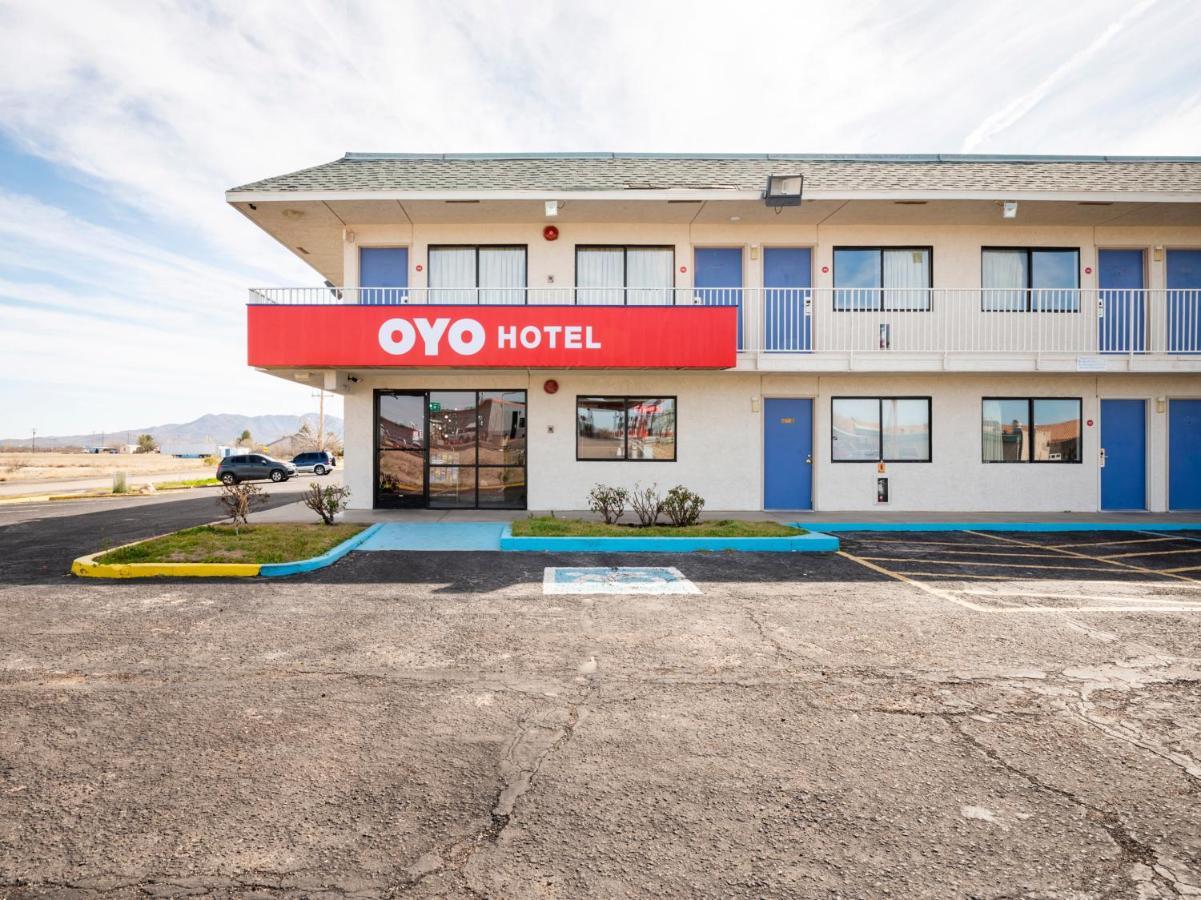 Oyo Hotel Уилкокс Екстериор снимка