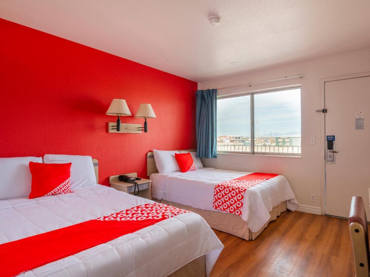 Oyo Hotel Уилкокс Екстериор снимка